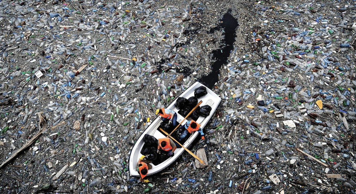 fishona7's tweet photo. Should this era be called the Plastic Age? The 11 million tons of plastic pollution released into the ocean every year is expected to triple by 2040! Read more: https://t.co/f1VsGpdSRG @geoenv_nova #GEV4320 https://t.co/HGzdbUdROb