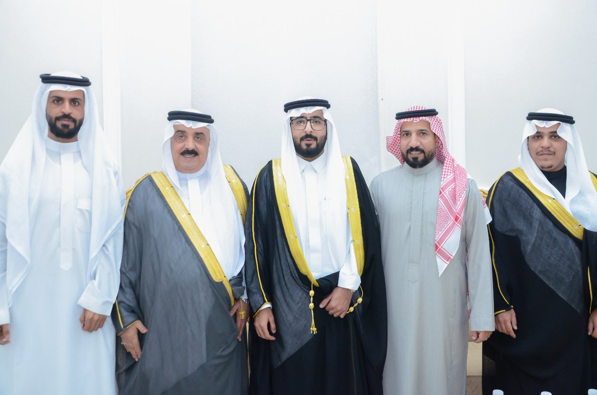#السعودية_العظمى سعدنا هذه الليله بحفل زواج نجل الاخ حامد بن صلال الضفير الشمري .شكر وتقدير للقائمين بالحفل على حسن الإستقبال وكرم الضيافه متمنيا للعريسين السعاده والتوفيق وبالرفاه والبنين بإذن الله تعالى.