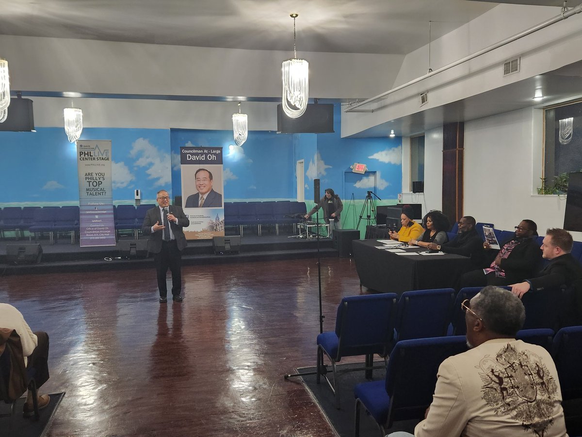 PHLLive1's tweet image. @DavidOhPhilly introducing our #PHLLive Gospel show at Yesha Ministries