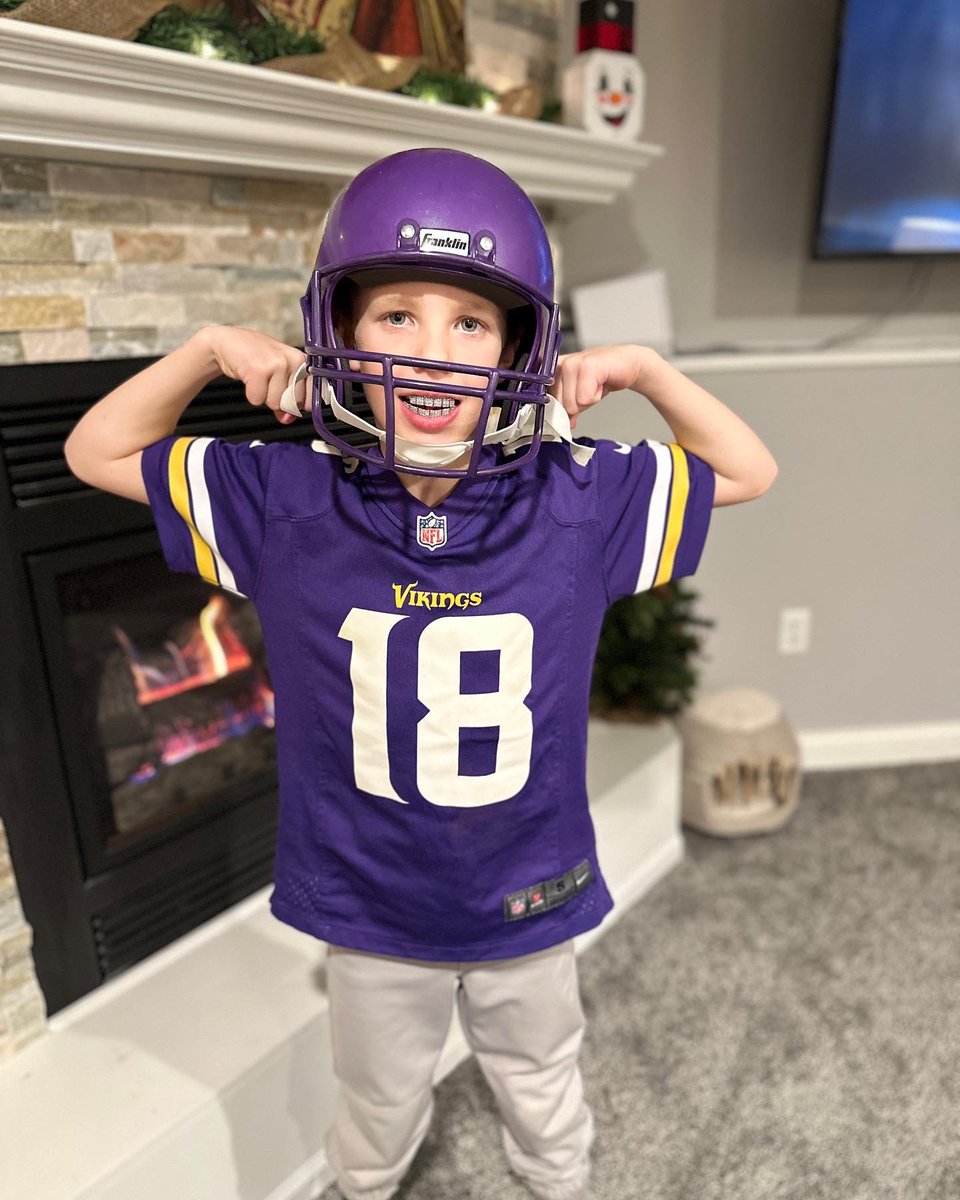 PetznickAmber's tweet photo. To say we have a @JJettas2 fan is a bit of an understatement - Grill and all! 

#jjettas #justinjefferson #skol #mnvikings #football #grillz https://t.co/3ZmqwOtJpq