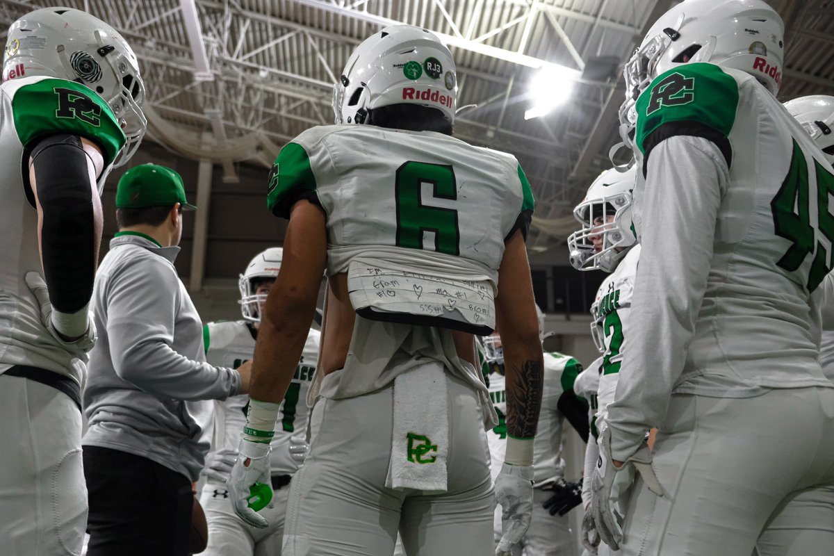State runner ups, CCL all conference, and team MVP!Couldn’t thank all my teammates and coaches for one heck of ride been a pleasure! <a href="/CelticsFootball/">Providence Catholic Football</a> Thank you <a href="/_CoachJobe/">Jeremiah Jobe Sr., MSW</a> for everything this man has done for me, not only as a player but as man love yuh big time coach!! #6out✌🏽📝