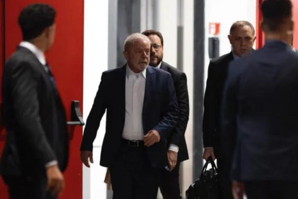 Metropoles's tweet photo. Lula avisa ao MDB que quer diplomação em 12 dezembro

Petista chegou a Brasília para participar dos trabalhos da transição do governo eleito durante esta semana

Leia: https://t.co/Z5FZje6arl https://t.co/IhNWp1IDES