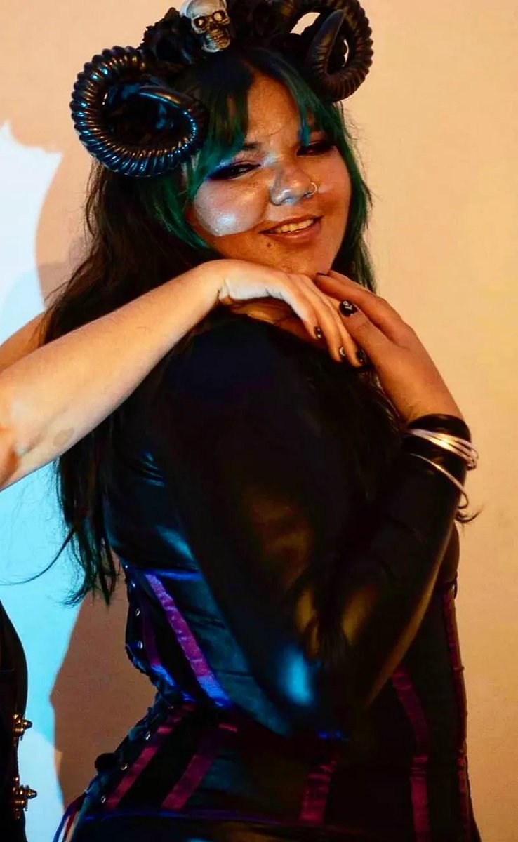 amber_chaotix's tweet photo. Updated pin
26
Bi
Switch
Curvy/plus size 
Tattoos
Mixed race
Soft + hard kinks
Custom content + sexting, other things may be available just ask
Retwt n ❤️ 2 be moots 🍒
#nsfwtwt #curvygirl #buyingcontent #sellingcontent #bbw #nsfwaccount #gothgirl #findom #paypiggyneeded #paypig https://t.co/mOU3zuVLJm