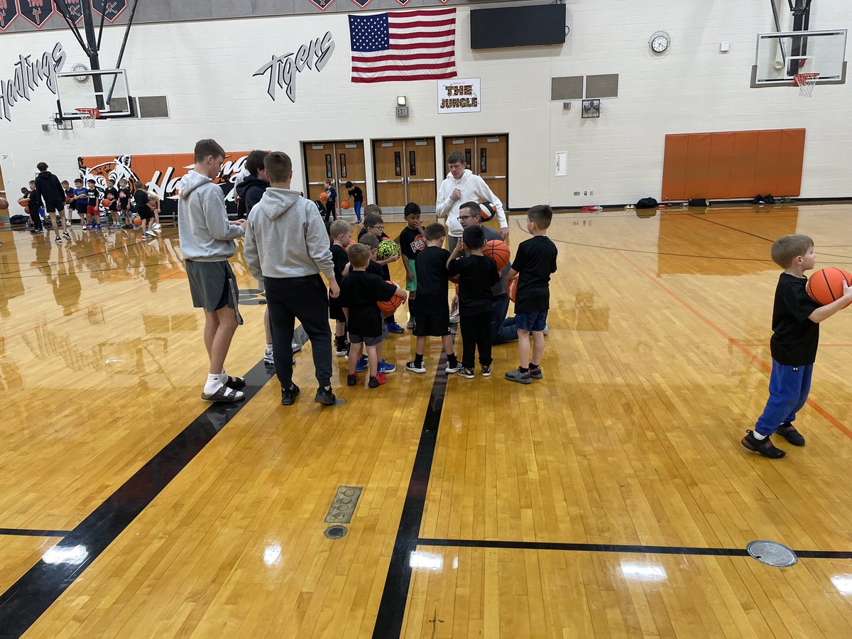 HastingsTigerBB's tweet photo. Tonight was our first night of Rise Skills! We had 1st-8th graders together working on improving their skills. Come out Thursday to be loud and be a part of the #RiseSquad https://t.co/NhAAYYc6yc