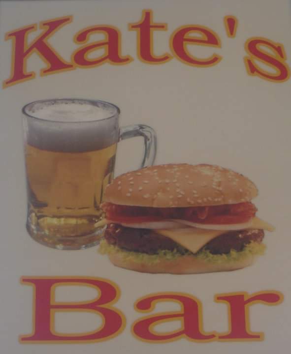 PoskinJetsFC's tweet photo. Our next sponsor spotlight goes out to Kate's Bar! Kate's is one of our major jersey sponsors. Thank you for making this possible!

They have some of the best food in Barron and are always good for a pint of beer!🍔🍺 Go check them out!

#ThankYouSponsors #JETSFC #FlightClub ✈ https://t.co/cTYhCAAuI8