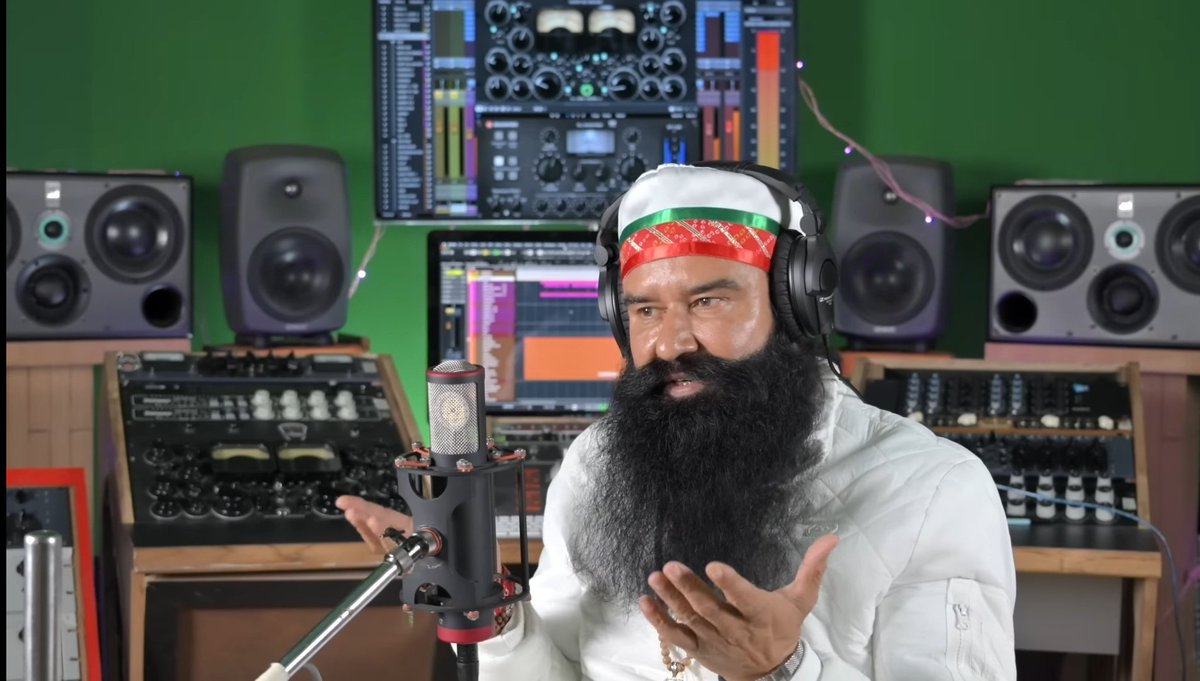 StMSGfansworld's tweet photo. The lyrics of a song put longlasting impact on the listeners. The song Chat Pe Chat by Saint Ram Rahim Ji is awaring the masses about ill effects of digital addiction and motivating them for digital fasting for 2 hours in a day. Its craze among people has made it cross #10MViews. https://t.co/6TeA3coFGE