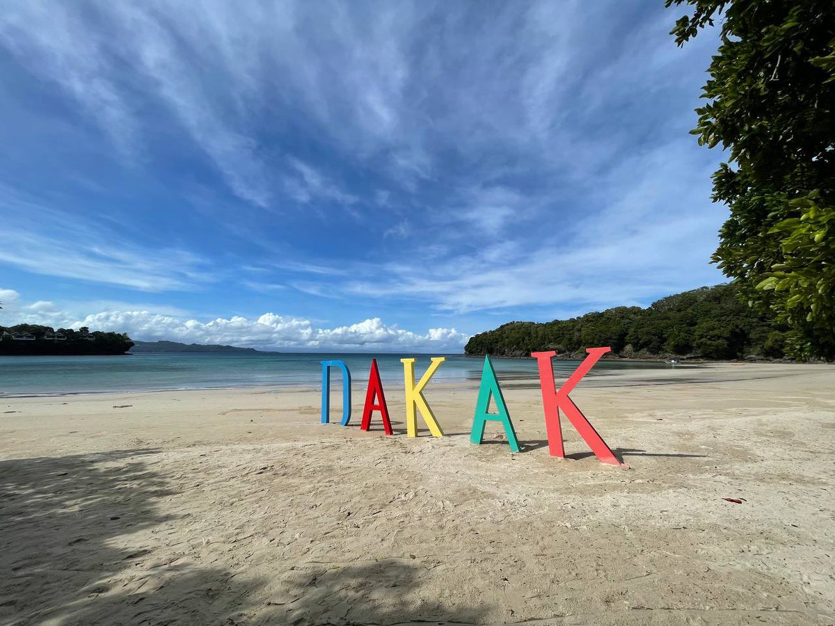 iamjaysrubrico's tweet photo. Isa ang Dakak Beach Resort sa pinakasikat na beach getaway sa Dapitan dahil sa maputi at malapulbos na buhangin at malinaw na tubig dito. @smninews @DZAR1026
#DapitanAlwaysInviting
#ZestFullyNatural #ZamboangadelNorte
#OnceAgainZampen
#ColorsofMindanao https://t.co/ZFvkKFaNeF