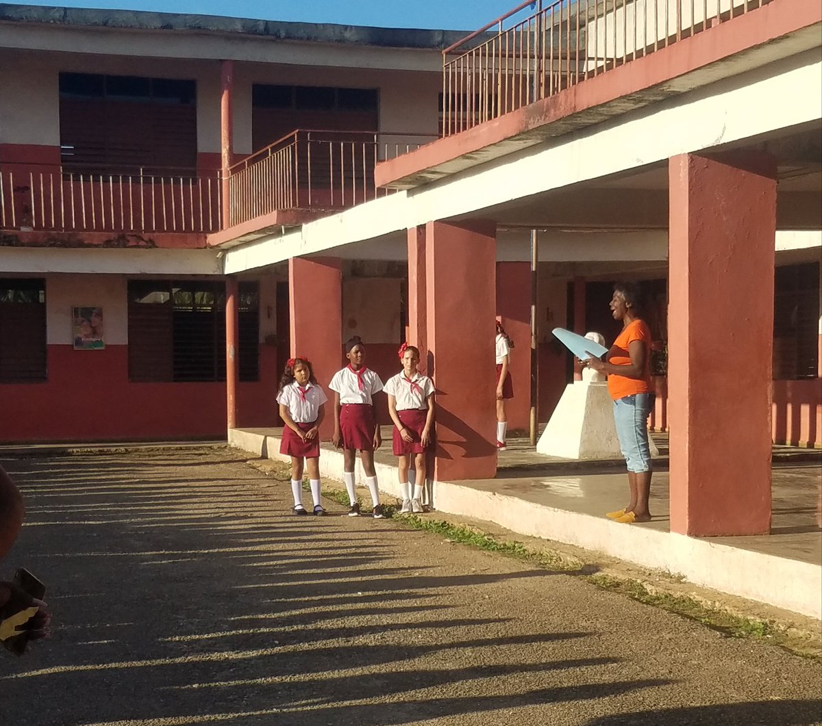 BertaMatilla's tweet photo. Inicio de curso en la institución educativa de primaria Aniversario 50 del Moncada. #EducacionArtemisa https://t.co/LByYrfBKgX