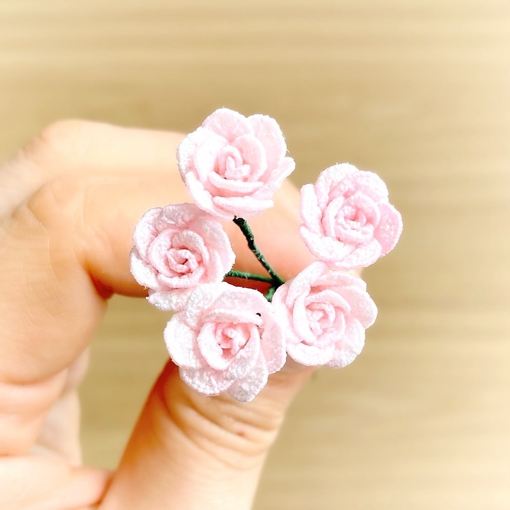 casa_mayu's tweet photo. タティングレース技法を使って、花のアクセサリーを作っています！✨

🌱通販
→ https://t.co/I22NtsNIOX

🌱常設委託
→東京 @Lupopo_cafe 

🔆Lupopoさん企画
「イヤリングだけのスペシャルギフト展2」1部2022/12/8-12に参加！

🔆個展
「桜咲く  2」2023/1/26-30

お楽しみに☺️✨ https://t.co/MXKUPVRKlc