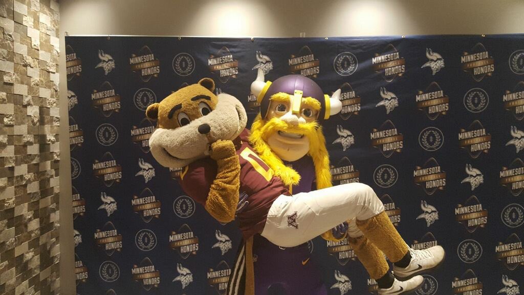 GopherHole's tweet photo. Needed reminder on a night like this: 17-6 #Gophers #Skol #Vikings #StateOfFootball https://t.co/j5RrMQjAir