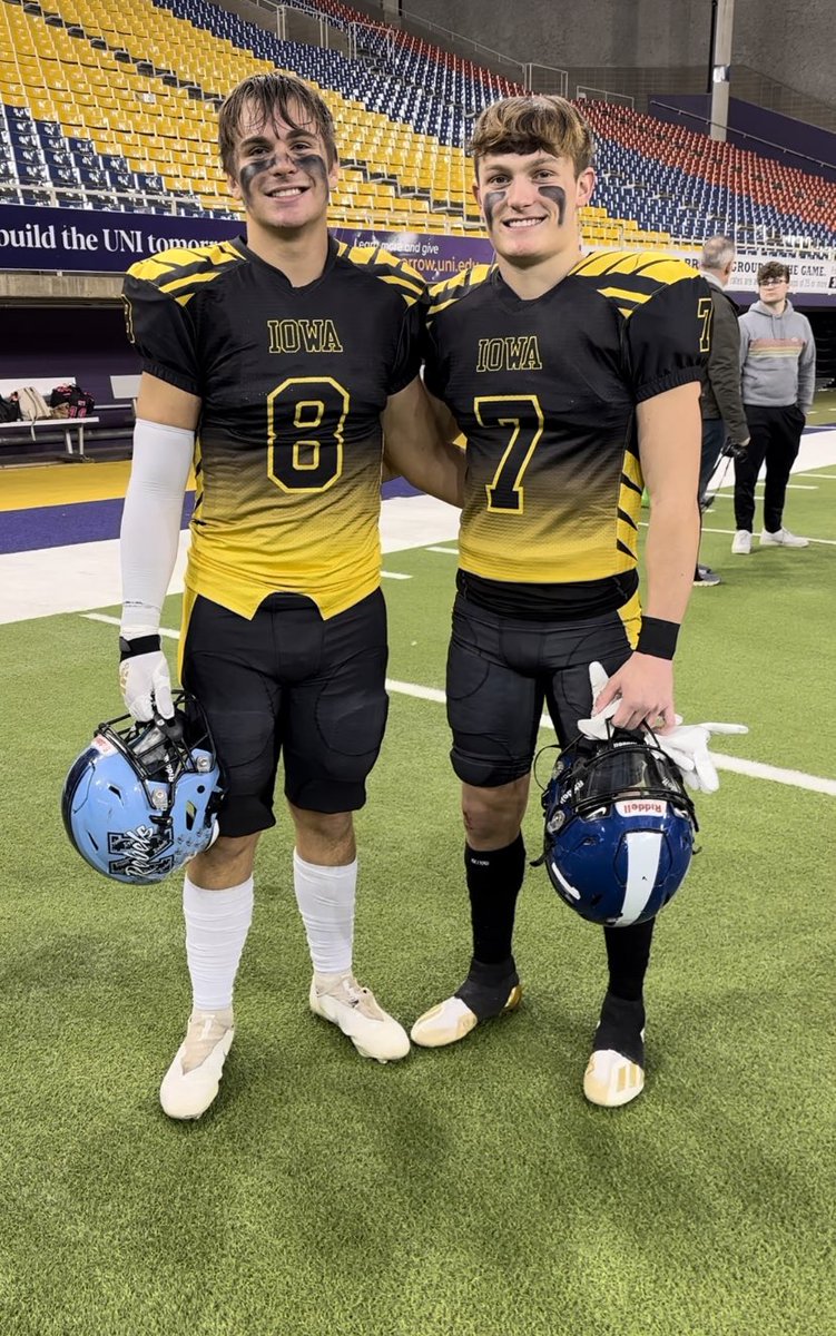 WSchemers's tweet photo. Had a great time yesterday playing in the @riverbattlebowl‼️ A big thanks to @CoachAlford11 and the rest of the coaching staff for making it a memorable experience❕Glad to say we are the 2022 River Battle Bowl Champs 🏆 https://t.co/ulP4UQSvRp