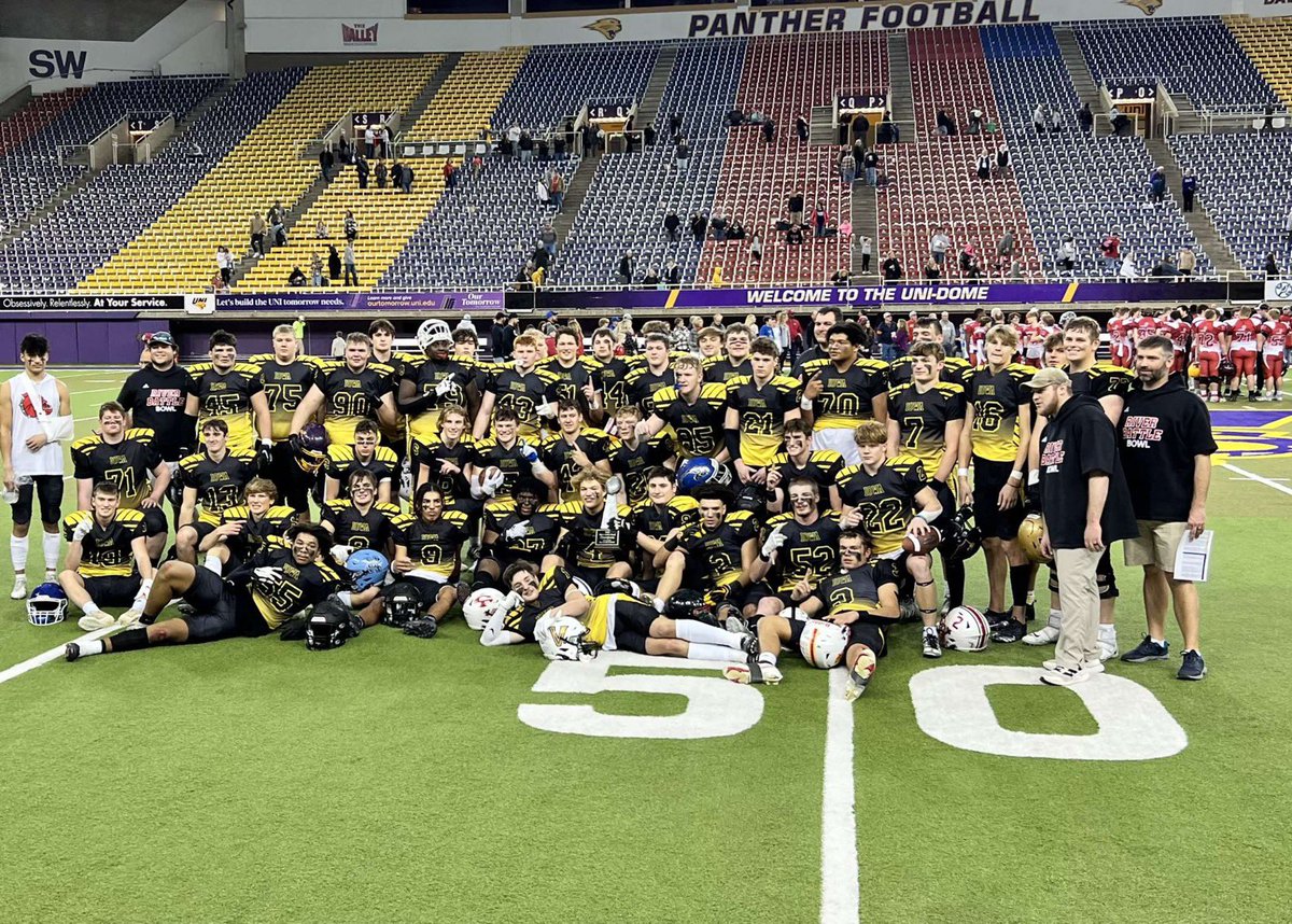 WSchemers's tweet photo. Had a great time yesterday playing in the @riverbattlebowl‼️ A big thanks to @CoachAlford11 and the rest of the coaching staff for making it a memorable experience❕Glad to say we are the 2022 River Battle Bowl Champs 🏆 https://t.co/ulP4UQSvRp