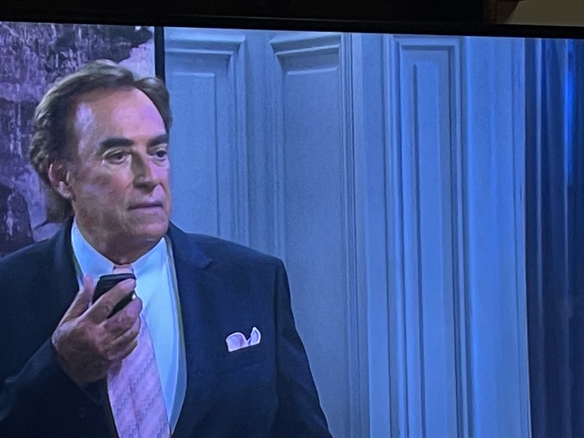 Mama_Hooch's tweet photo. Tony @ThaaoPenghlis is worried about EJ and discusses his concern with Chad. Thaao in pink always brightens our Monday’s. The patriarch of the family has it under control. #familia #bigbrother #compassion #dimeras #DaysPeacoxk https://t.co/om7LieNmU8
