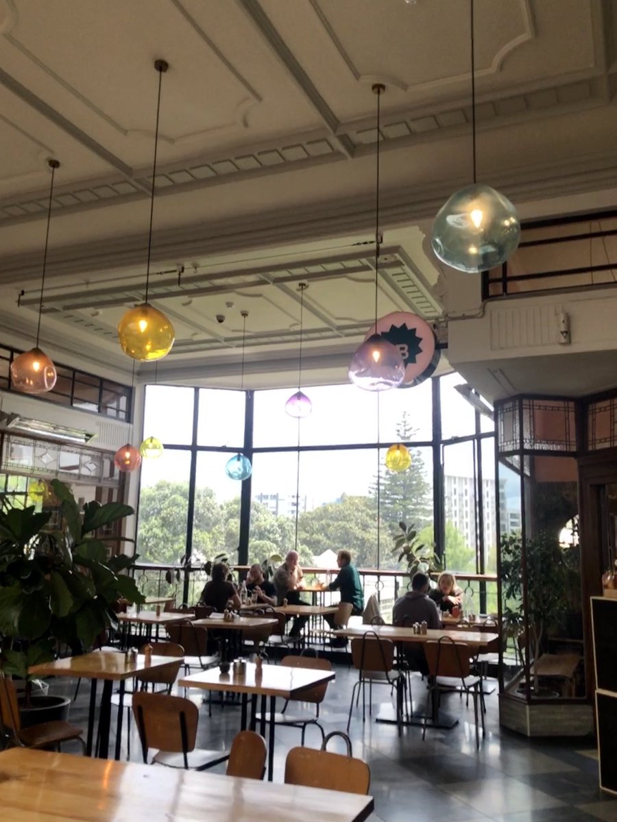 MichelleaBakker's tweet photo. #coachingcreatives #connecting
#Kroad #auckland #getinspired #musicians #navigatetheway ✨🎵🖤 https://t.co/HSoMv09yxV