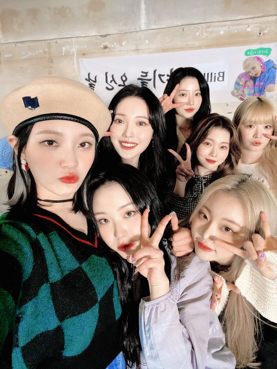 MSRUMOR_TW's tweet photo. ❛ ⠀ ⠀   𝐌. ⠀ ⠀   📀 ⠀   𝐔𝐒𝐈𝐂 ⠀ ⠀   ゞ ⠀ ⠀   𝕔͟𝕙͟𝕠͟𝕚͟𝕔͟𝕖 ⠀ ⠀   ⋆ ⠀ #𝐂𝟕𝐒ෆ𝚍ə𝚋ut .

Antes de regresarnos a casa para el merecido descanso nos sumamos al stream de #𝚜tây·范𝑔o𝚕𝚍 y le mandamos un abrazote a Sunny bonito. You're fire, guuuys ! ✨ https://t.co/ac11vbG9Us