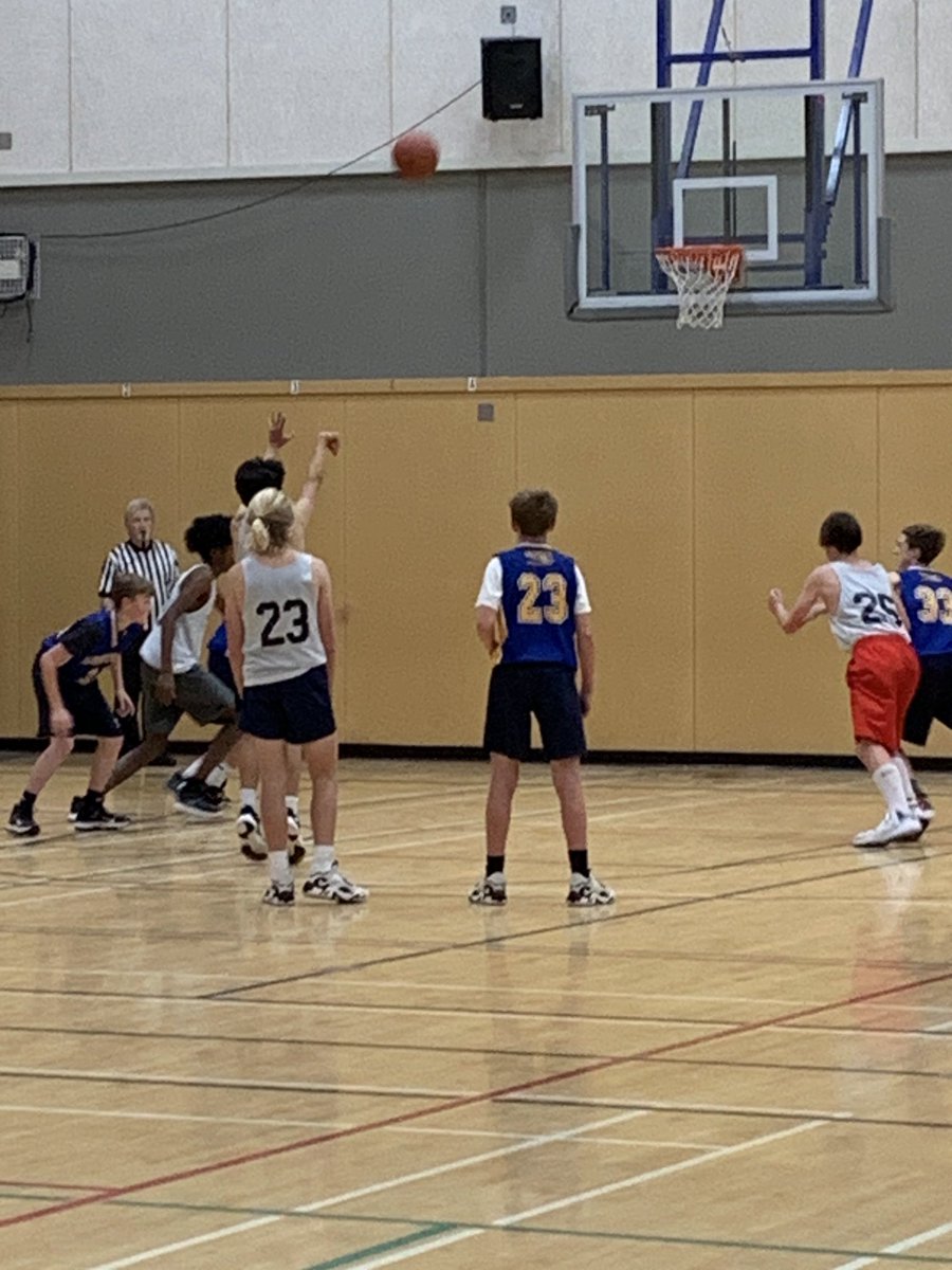 ROMS Gr 8 boys won their semi finals today by 1 point in a nail-biter against Lansdowne! Great to see so many former Eagles from @SD63Claremont come to cheer on the team. #ROMSPride #SD63