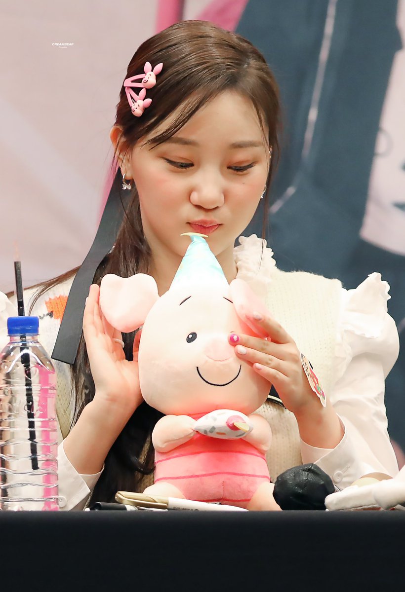 221125  |  케타포 대면 팬사인회

피글렛💗

#첫사랑 #CSR #예함 #YEHAM