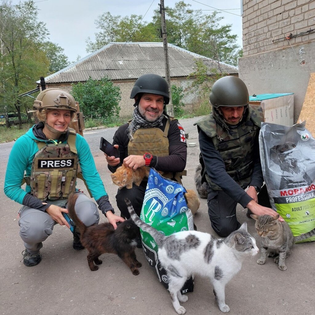 Tomorrow is Giving Tuesday!
Krzysztof A from Osweicim Poland has been driving supplies into Ukraine since Putin's War began. He goes directly into the small villages dotting the countryside and brings much needed food for People and Pets. 
globalgiving.org/projects/awake…