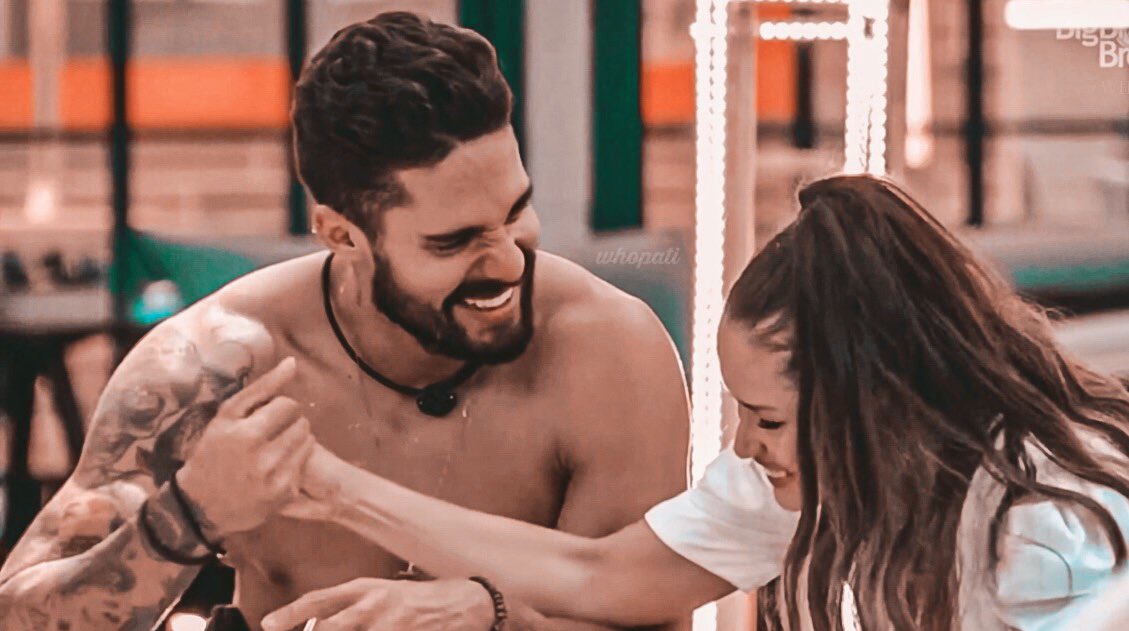 bijushipper's tweet photo. Tem coisas que nunca mudam ,inclusive as mãozinhas ❤️ https://t.co/gxVIyWYdOO