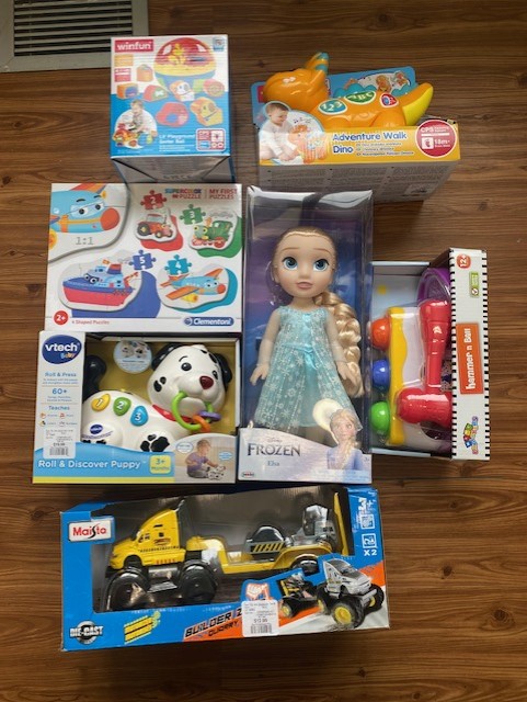 SiksikaFamily's tweet photo. On behalf of Siksika Daycare Nistawatsimahn/Iyopohkoniiks, we would like to thank councilor Jenny Goodin and her generous donation of toys.  
Siksika Daycare is still accepting donations of new and gently used toys. Toys can be dropped off at both west/east daycare locations. https://t.co/vw4pzJYlh8