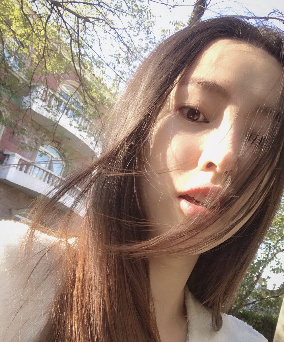 mbuwtuoii's tweet photo. Life as flowers, beautiful flowers; life as a song, beautiful; life as wine, fragrant and refreshing; life as poetry, far-reaching, colorful. https://t.co/6Nte6vYr1y