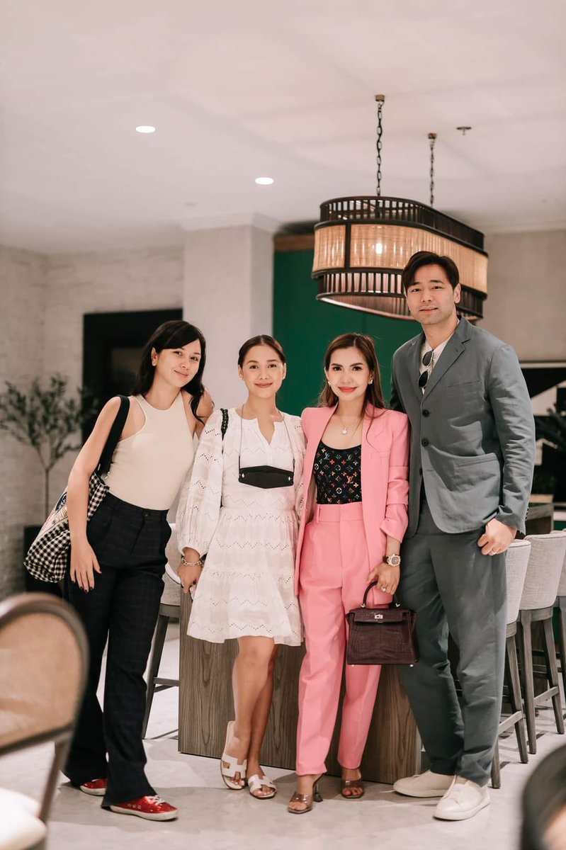 daiIymaja's tweet photo. “What a BeautéFul Monday 🥰”

“Dr. Hayden Kho, jr, Maja Salvador, Beauty Gonzales ❤️”

🔗: https://t.co/UYLAsbslbK
🏷: #MajaSalvador l #RheaTan
#BeautyGonzales l #HaydenKho https://t.co/qYtaUfvsNu