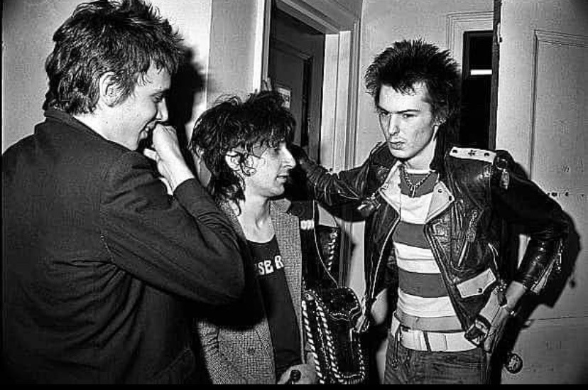 PunkRockStory's tweet photo. 44 years ago
Richard Hell, Johnny Thunders and Sid Vicious backstage at the New York Palladium, November 1978. Photo by Eileen Polk

#punk #punks #punkrock #punklegends #history #punkrockhistory https://t.co/KdvtpXfnn0