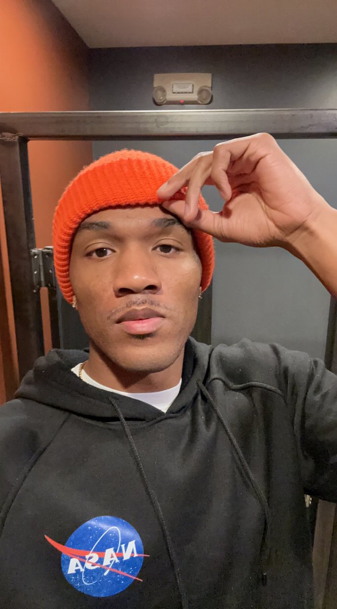 kingasaurous's tweet photo. 🥵 https://t.co/gwYbrGNyDc