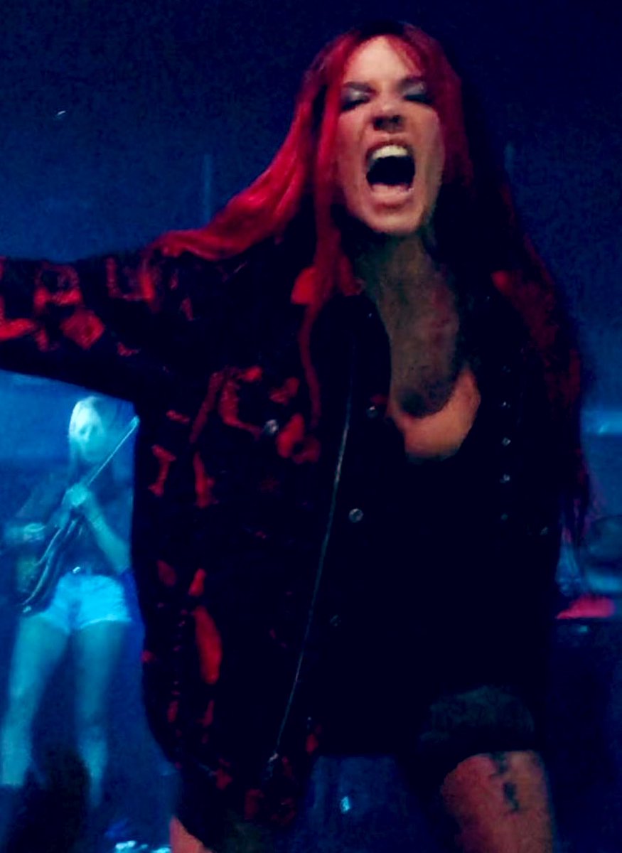 ℐ 𝓀ℯℯ𝓅 𝒶 𝓇ℯ𝒸ℴ𝓇𝒹
𝒪𝒻 𝓉𝒽ℯ 𝓌𝓇ℯ𝒸𝓀𝒶ℊℯ
ℐ𝓃 𝓂𝓎 𝓁𝒾𝒻ℯ