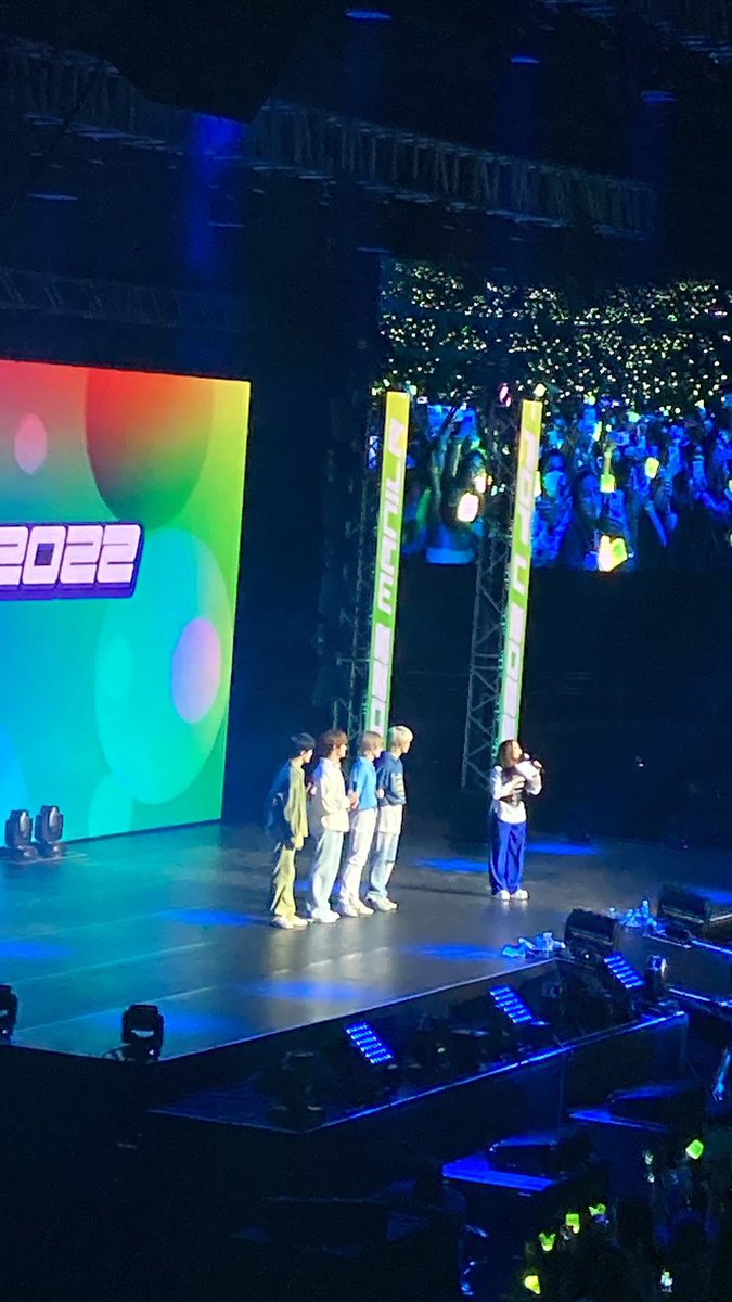 Byulsbtch's tweet photo. For those moomoos na looking for reference sa seat plan share ko lang itong view from Lower box, araneta din. https://t.co/083DF3KZq7