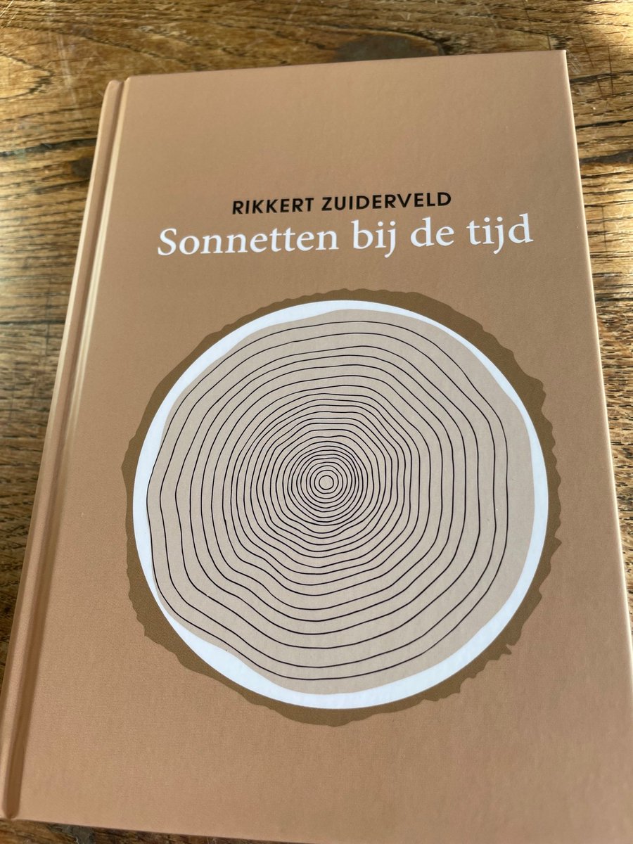 Rikkert heeft een prachtige nieuwe sonnetten bundel. Overal verkrijgbaar!
Gesigneerd exemplaar bij ellyenrikkertcdkopen.nl