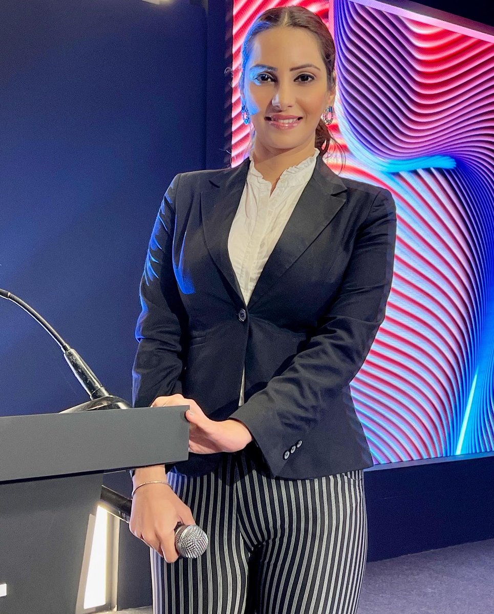 AnchorPiya's tweet photo. Corporate Event For @Uber_India #ubersafetyfirst #with @ITWPlayworx #anchorpiyasharma #corporateachor #corporateshowhost https://t.co/TL8o6HzEWg