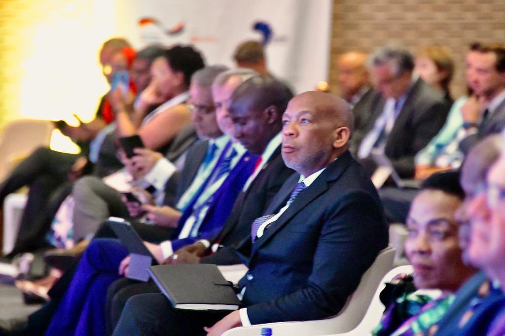 PresidencyZA's tweet photo. Green hydrogen was identified as a “Big Frontier”, in the Country Investment Strategy, indicating that it represents both current and future growth and investment potential for South Africa #GreenHydrogenSummit https://t.co/dOVUcZc5x0
