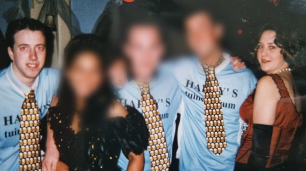 Chantal Rovers en @Mark_Elschot gaan 20 jaar terug in de tijd. Zolang kennen ze elkaar al. Wat hebben ze aan elkaar gehad en hoe staat de sector er nu voor? “We moeten stoppen met wat ik noem: ‘chronisch calimeroïsme’. 
[klantcontact.nl/we-go-way-back…]