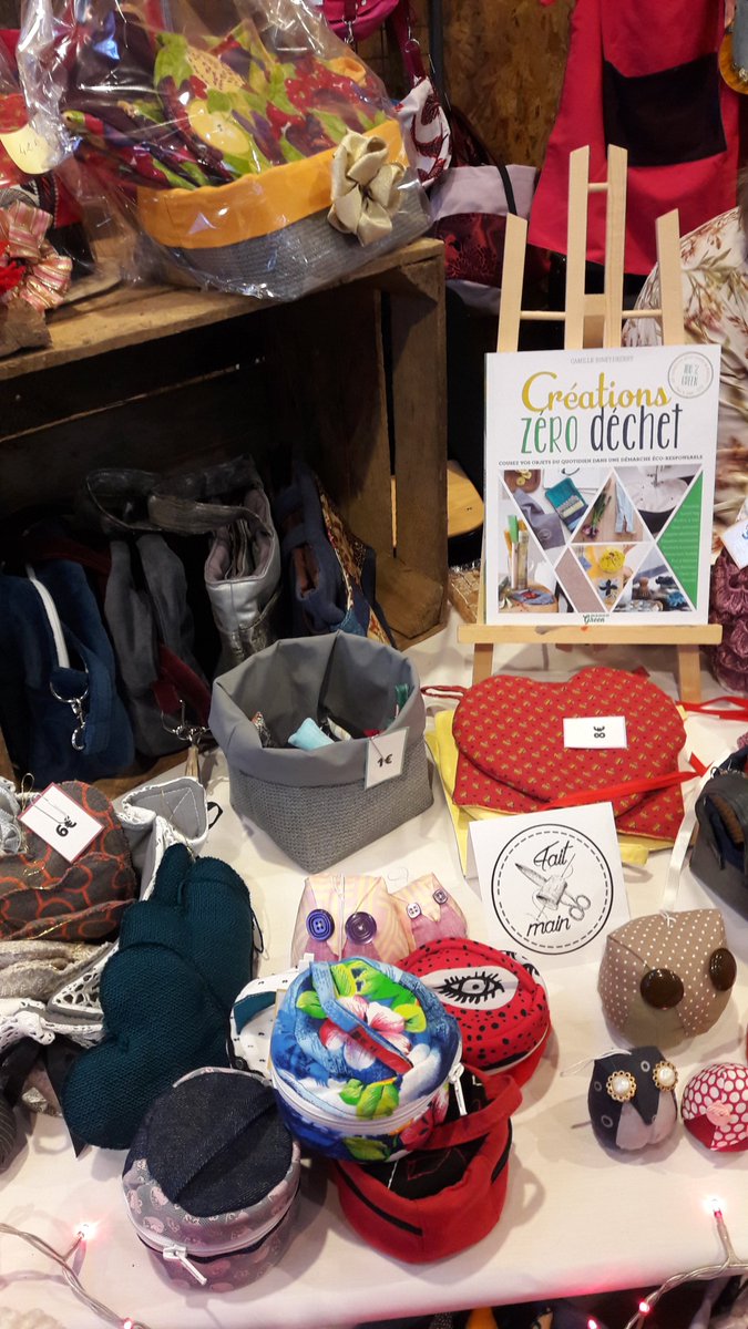 [ Retours Marché de Noël de Mauléon ]
Un grand merci à toutes les personnes qui sont venues nous voir durant ces deux jours. De beaux achats effectués pour Noël.
Merci également pour vos compliments sur nos créations.
#noel #cadeau #tissus 
esiamebe.fr