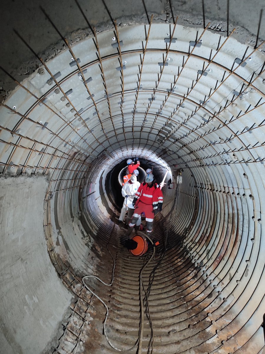 Prefet71's tweet photo. #drealbfc #rcea
🚧Rénovation d'un ouvrage hydraulique sur la section Palinges RD25 (Ouvrage Hydraulique de Fautrière) par projection de béton fibré à ultra haute performance.
Crédit photos 📸Dreal BFC https://t.co/BIcIWl0fAu