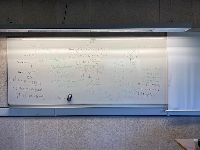 Tunc_Durmaz_'s tweet photo. A great week @ Solar Academy Grad School with discussions on research; a two-day PhD workshop; and some teaching on energy econ and climate change policy #usmb #technolac #energiesolaire https://t.co/KbEnmyuoBM
