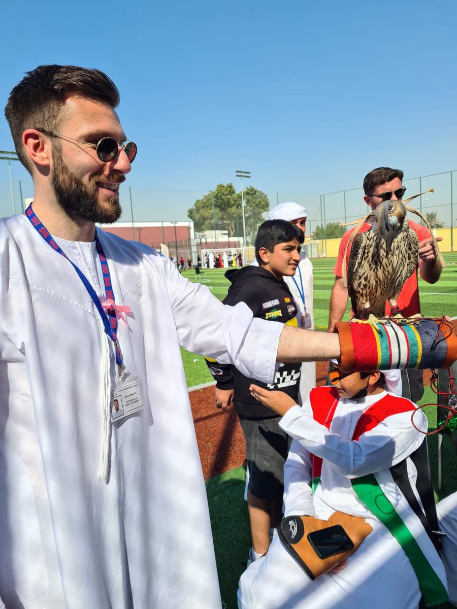 KyleKnott12's tweet photo. Happy 51st National Day from everyone at @StarQusais and @staraltwar #UAENationalDay51 https://t.co/OfXjQccTsc