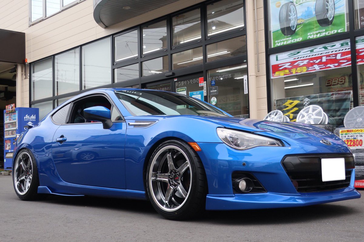 taiyakan0608's tweet photo. SUBARU BRZ (ZC6)
CHEVLON GT5S
18inch
青い車体にSBCのカラーが
マッチしてかっこよく仕上がりました👍
ホイール、足回り、アライメント、、、
お気軽にお問い合わせ下さい💪💪
#CHEVLON
#BRZ
#GT5S https://t.co/9SJUHXarxh