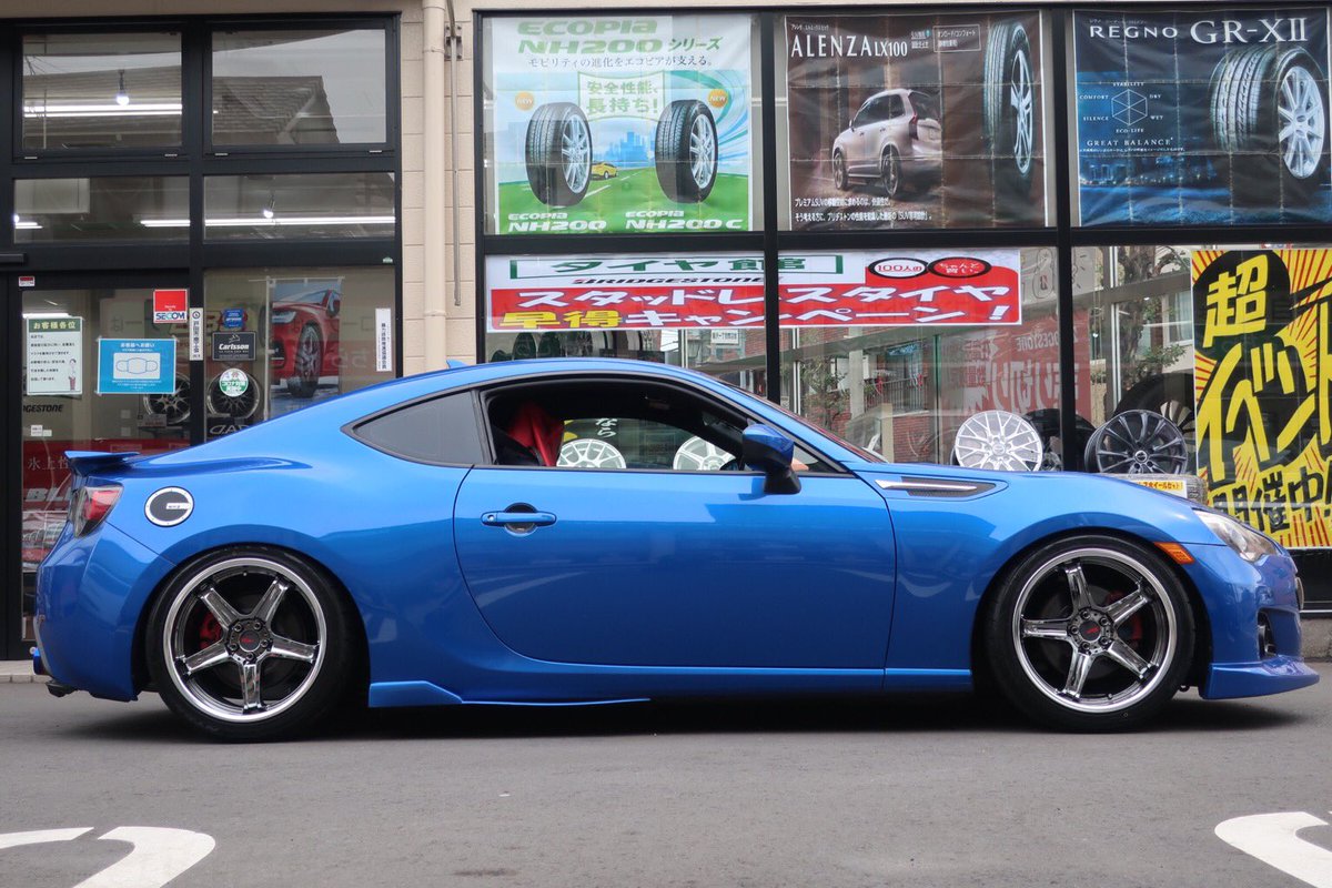 taiyakan0608's tweet photo. SUBARU BRZ (ZC6)
CHEVLON GT5S
18inch
青い車体にSBCのカラーが
マッチしてかっこよく仕上がりました👍
ホイール、足回り、アライメント、、、
お気軽にお問い合わせ下さい💪💪
#CHEVLON
#BRZ
#GT5S https://t.co/9SJUHXarxh