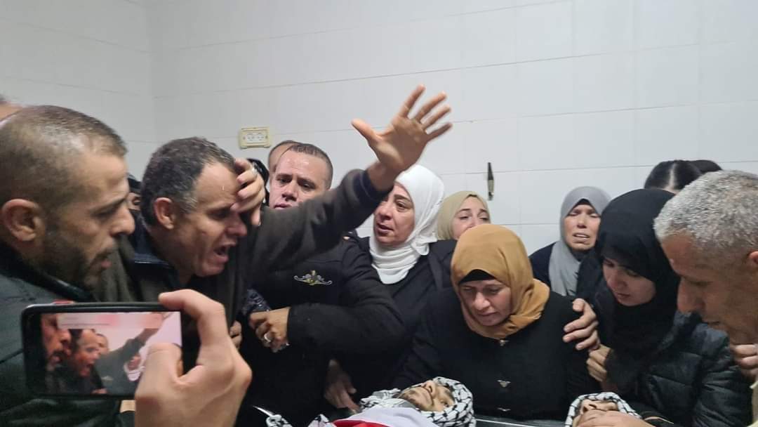 "لك الحمد والشكر يا الله ..ولادي الثنين يا الله" ... وداع مؤثر لوالد الشابين جواد وظافر الريماوي في مجمع فلسطين الطبي برام الله قبل قليل