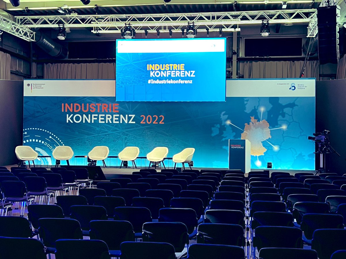 In einer Stunde startet die vierte #Industriekonferenz des Bündnisses „Zukunft der Industrie“ auf dem <a href="/euref/">EUREF-Campus</a> Campus in Berlin. Vor acht Jahren gegründet ist das #Industriebündnis die Plattform für #Industriepolitik. @BMWK