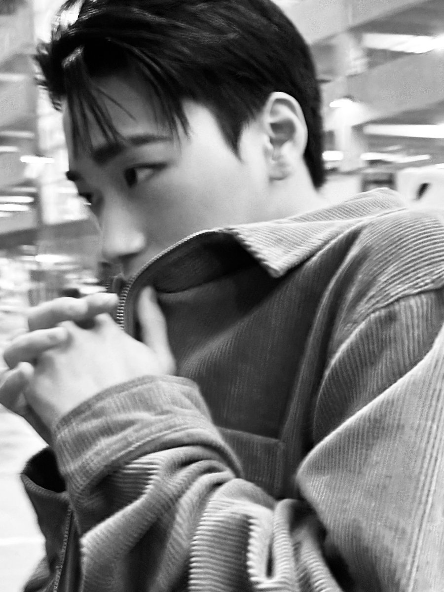 sansbub's tweet photo. 🖤🤍🤎 https://t.co/I1BMGAfa2C