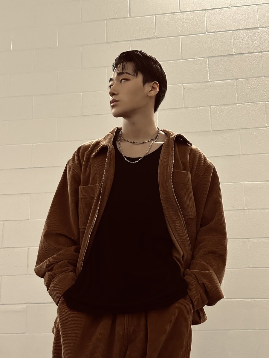 sansbub's tweet photo. 🖤🤍🤎 https://t.co/I1BMGAfa2C