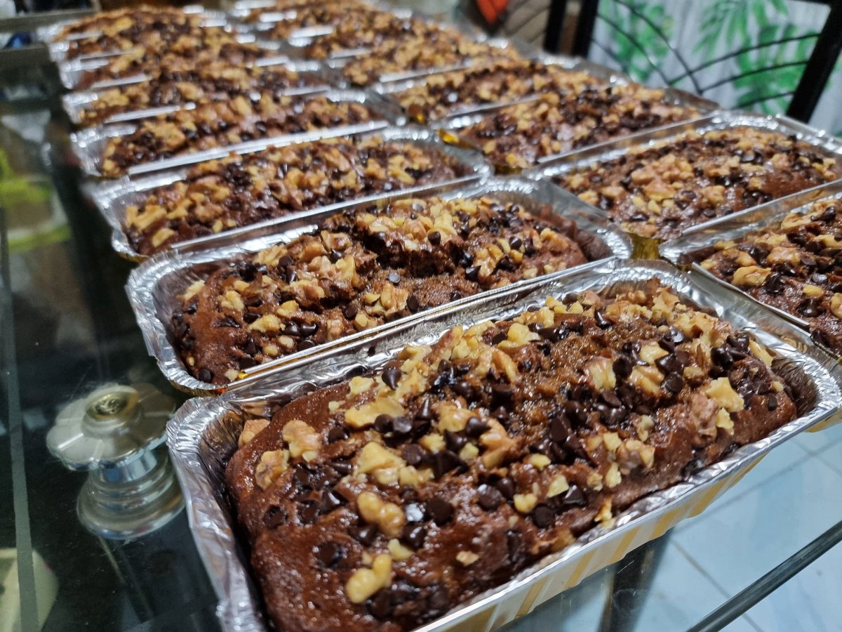 pappalovekoto's tweet photo. Hello 👋 Manila friends! Baka miss nyo na baked goodies namin. Available sa Saturday, Dec.3

✅️ Banana Loaf 
✅️ Brigadeiro Cake 
✅️ Crinkles
✅️ Revel Bars

For more details just send me a DM. 😘

📍Lalamove/GrabExpress: QC https://t.co/BZNvs3z4z0