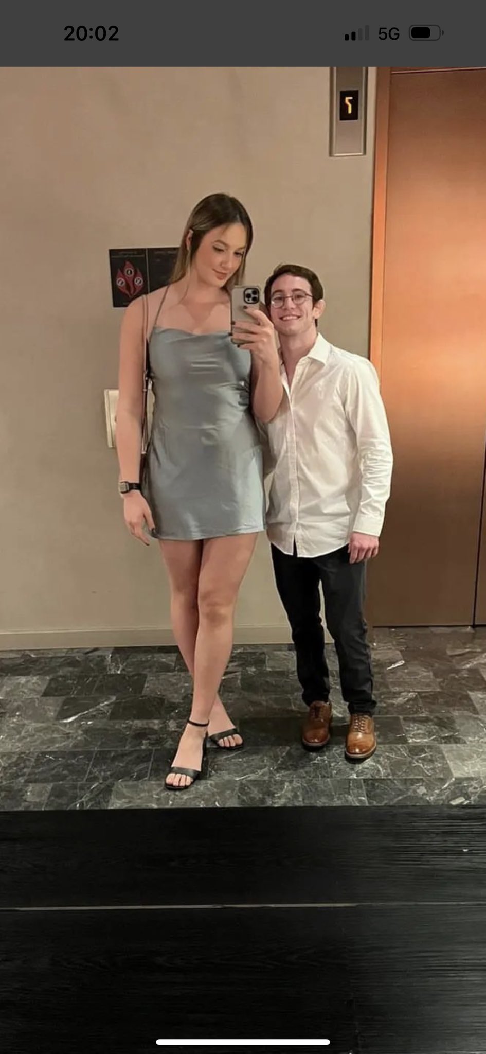 Tall girls 長身女子 on Twitter: "6.2ft女性と5.6ft男性 https://t.co/HxyYWw8b0o