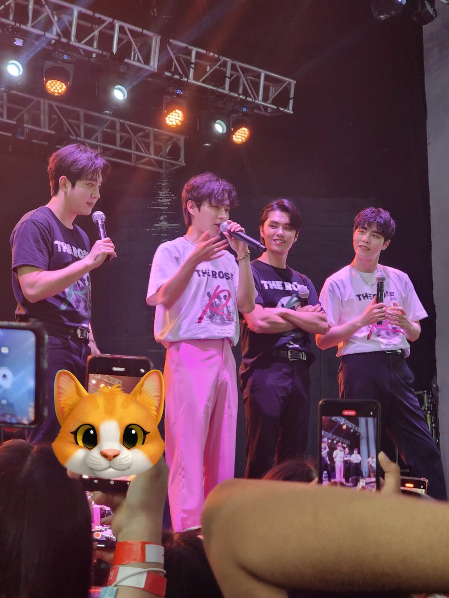 12meow_'s tweet photo. 🥹🥹🥹🥹🥹🥹🥹🥹🥹🥹🥹🥹 así estoy luego de haber ido su concierto.

#TheRose #TheRoseInChile https://t.co/Et5jUSuTOz