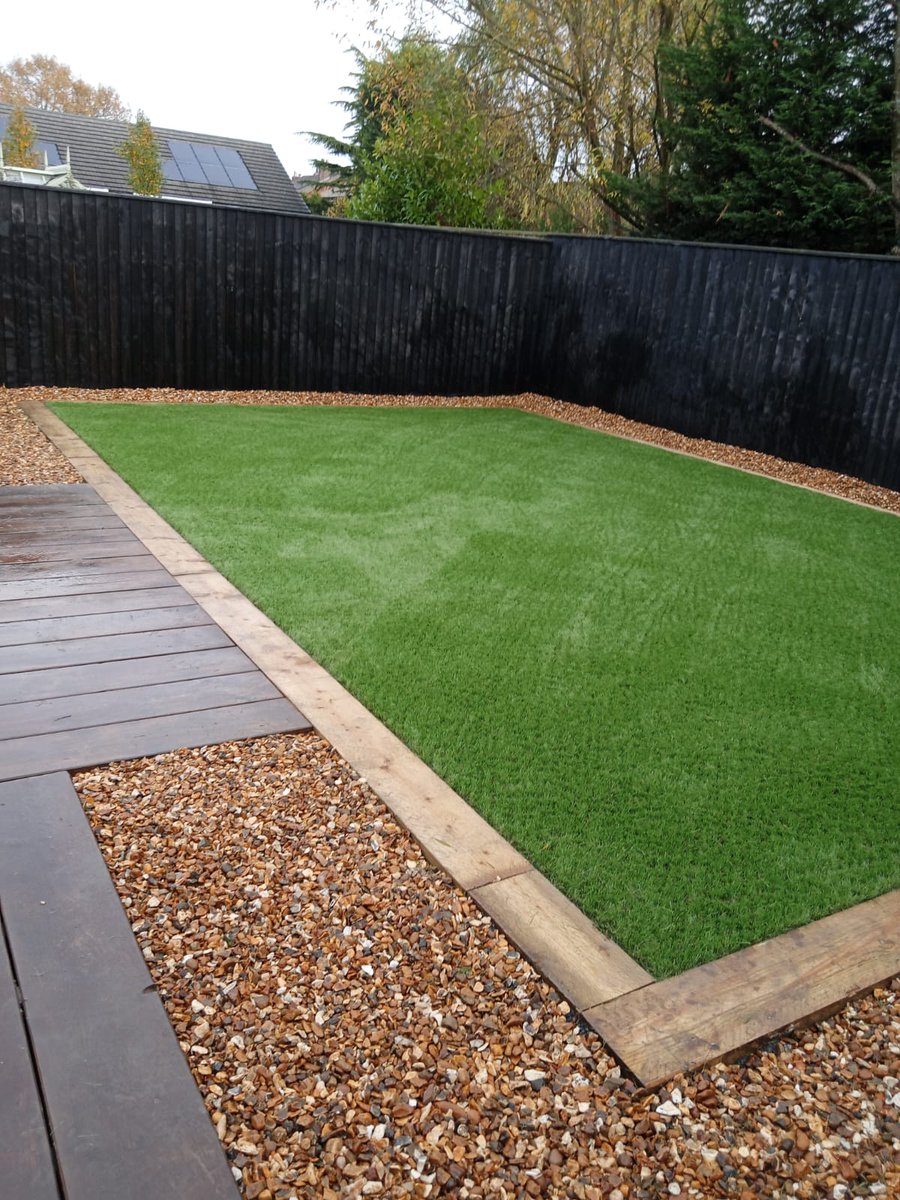 pimcoagl's tweet photo. Completed over the weekend by our fantastic installation team. Sleepers surround 40m² of Soft Velvet artificial grass with golden gravel borders.
#teampimco #artificialgrass #grass #lawn #sleepers #joinery #woodwork #home #pets #garden #homeimprovement #landscapedesign #makeover https://t.co/29n25yVkea