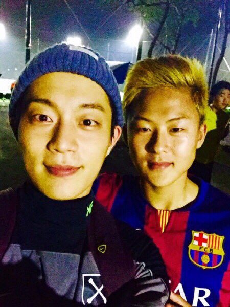 Can_u_feel_it__'s tweet photo. 손흥민 이승우
이영표 안정환

수상할 정도로 축구계 지인이 많은
3사 캐스터에 모두 지인이 있는
하이라이트 윤두준 https://t.co/MOIHPYmpxr