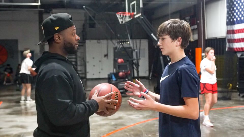 YuTrain <a href="/YusufHolloway/">YuTrainFitness</a> 
Tuesday Night, 7-7:45ish
$25 - Drop Ins Welcomed

Check out all our programs! 
#TheStudy🏀 #basketball #Training #development